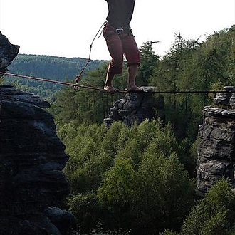 SLACK LINE TEAM (SLT)